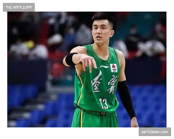 【2026年4月CBA联赛·赛后·通讯记录更衣室：郭艾伦在球队落后时召集全队的讲话